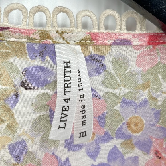 Live 4 Truth Floral Blouse Size M‎ EUC, Puffy Sleeves & Elastic Waist - Picture 6 of 9